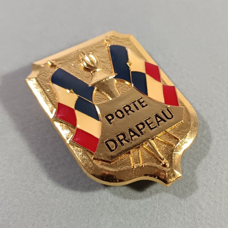 INSIGNE MILITAIRE ANCIEN COMBATTANT PORTE DRAPEAU FABRICATION MOURGEON